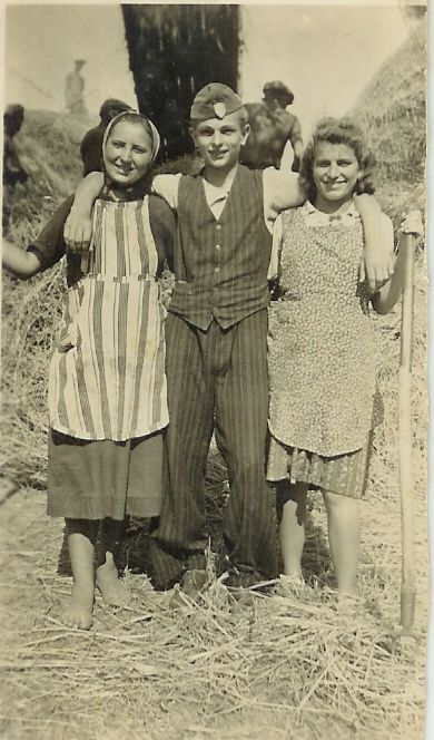 pleskor_1943_juliusaban._geiszt_iren_moschberger_kalman_schiszler_kata..jpg